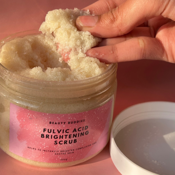 FULVIC ACID BRIGHTENING SCRUB